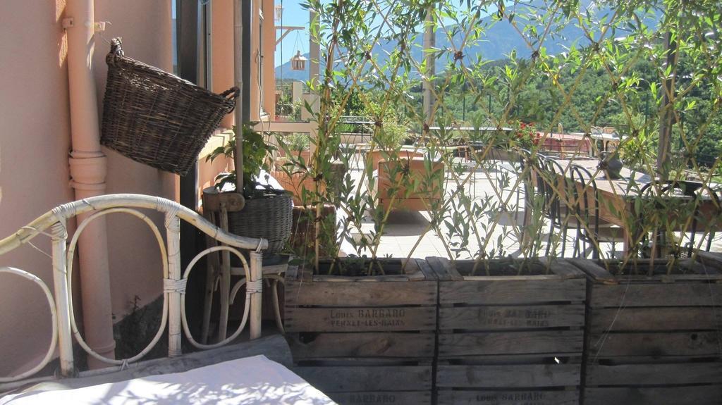 La Trobada Hotel Escaro Eksteriør billede
